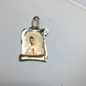 NEW 14K yellow gold  pendant